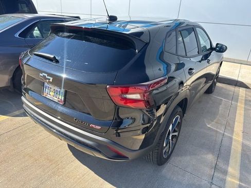 Used 2024 Chevrolet Trax RS FWD image 7