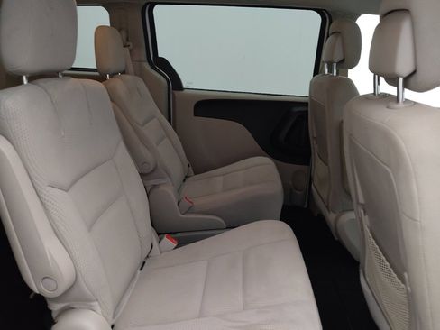 Used 2016 Dodge Grand Caravan SE w/ Quick Order Package 29E SE FWD image 19