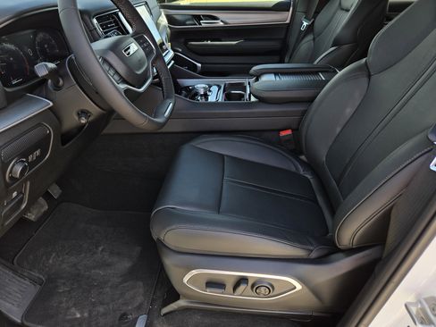 New 2026 Jeep Grand Wagoneer L 4WD image 15