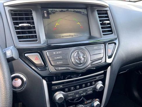 Used 2020 Nissan Pathfinder S AWD/4WD image 23