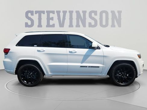 Used 2021 Jeep Grand Cherokee Laredo X AWD/4WD image 6