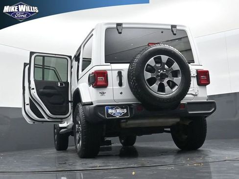 Used 2018 Jeep Wrangler Unlimited Sahara image 30