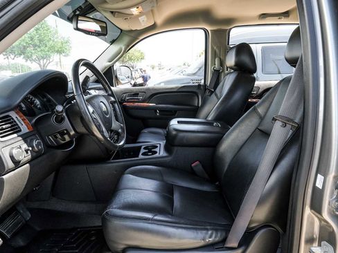 Used 2012 Chevrolet Avalanche LT w/ All-Star Edition image 4