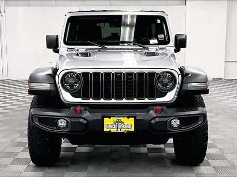 Used 2024 Jeep Wrangler Unlimited Rubicon w/ Technology Group AWD/4WD image 4