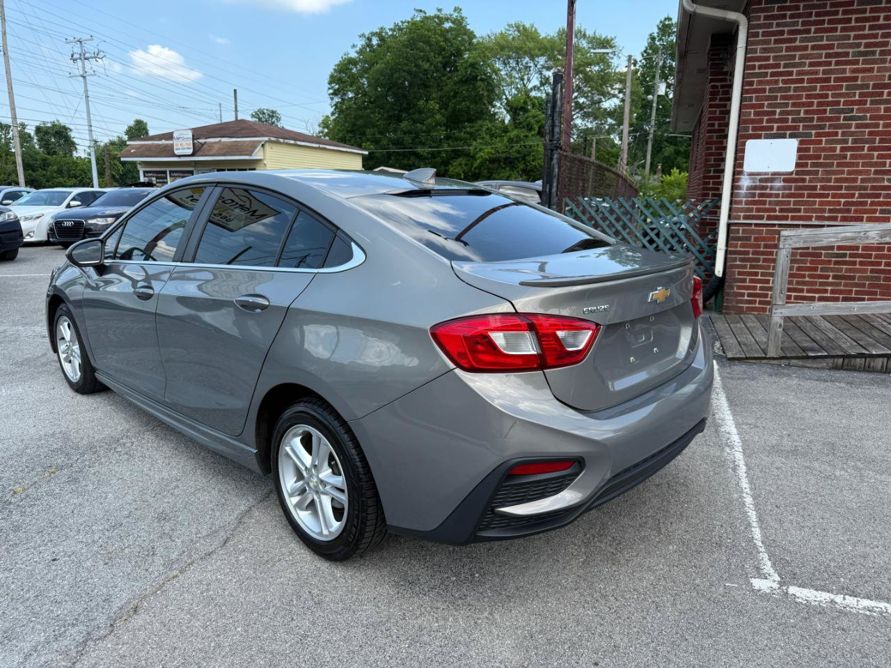 Used 2018 Chevrolet Cruze LT w/ Convenience Package FWD image 37