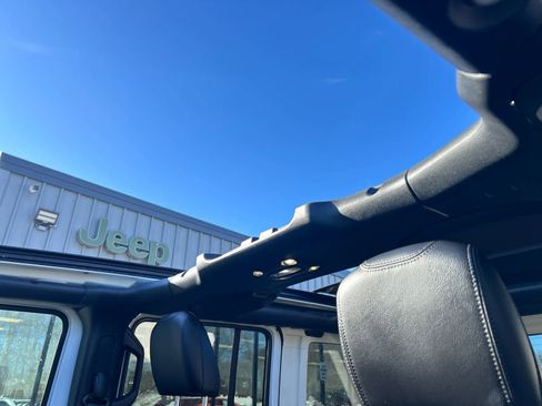 Used 2023 Jeep Wrangler Sahara w/ Cold Weather Group image 27