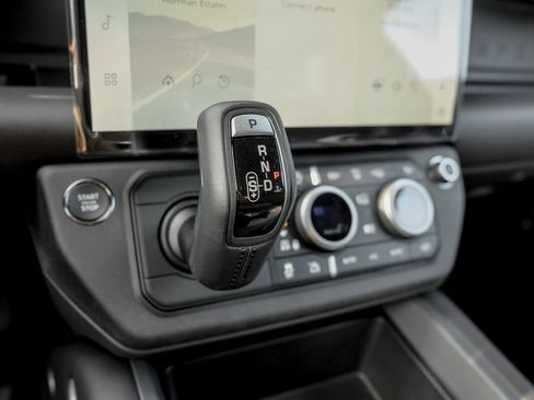 New 2026 Land Rover Defender 110 X-Dynamic SE image 15