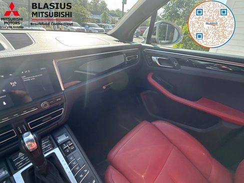 Used 2021 Porsche Macan S AWD/4WD image 40