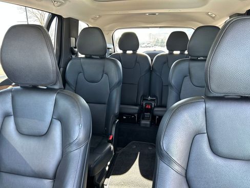 Used 2022 Volvo XC90 T6 Momentum image 6