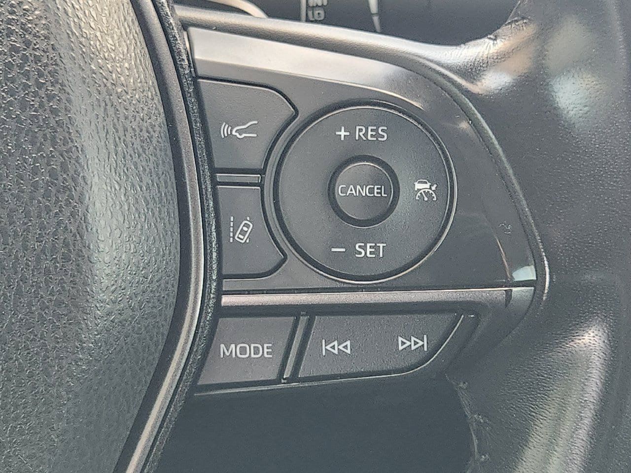 Used 2023 Toyota Camry SE w/ Convenience Package FWD image 27
