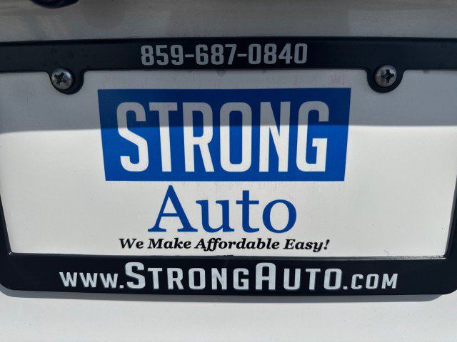 Used 2025 Toyota RAV4 LE FWD image 17