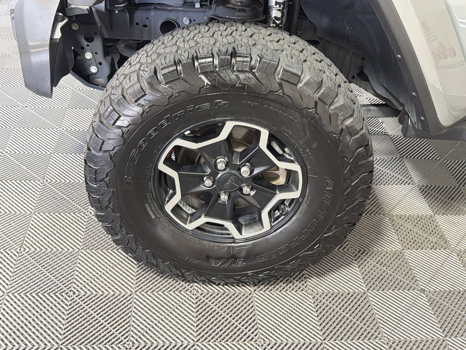 Used 2021 Jeep Gladiator Rubicon AWD/4WD image 12