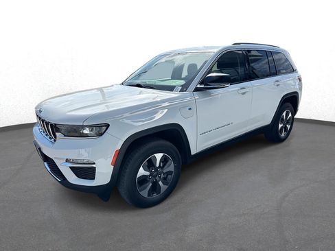 Used 2023 Jeep Grand Cherokee image 7
