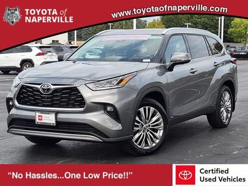 Certified 2026 Toyota Highlander Platinum AWD/4WD image 1