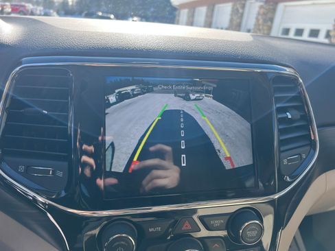 Used 2022 Jeep Grand Cherokee Laredo E w/ Security & Convenience Group image 17