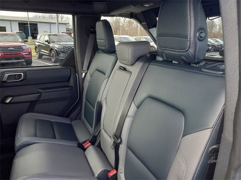 Used 2024 Ford Bronco Outer Banks image 12