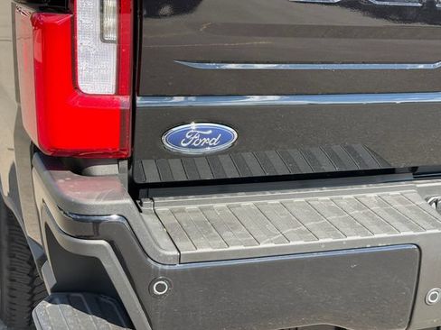 New 2026 Ford F250 Platinum AWD/4WD image 16