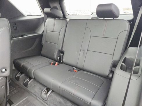 Used 2022 Chevrolet Traverse RS w/ LPO, Floor Liner Package image 15