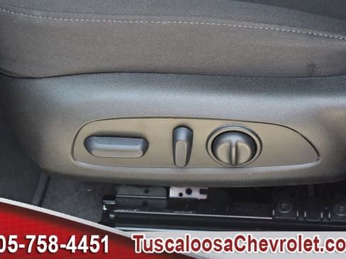 Used 2025 Chevrolet Malibu RS FWD image 19