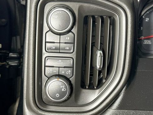 Used 2019 Chevrolet Silverado 1500 Custom Trail Boss w/ Custom Convenience Package AWD/4WD image 10