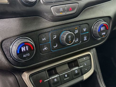 Used 2024 GMC Terrain Denali w/ Denali Premium Package image 17