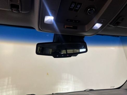 Used 2016 Cadillac Escalade Luxury image 22