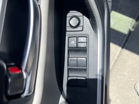 Used 2019 Toyota RAV4 Limited AWD/4WD image 14