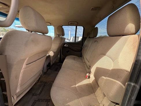 Used 2005 Nissan Frontier SE image 8