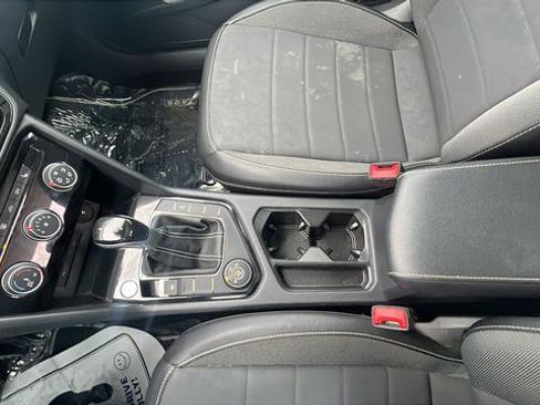 Used 2023 Volkswagen Taos SE image 32