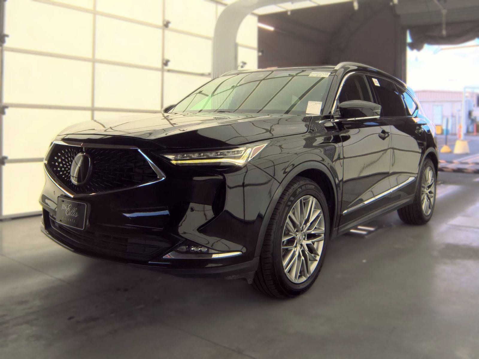Used 2023 Acura MDX w/ Advance Package AWD/4WD image 3