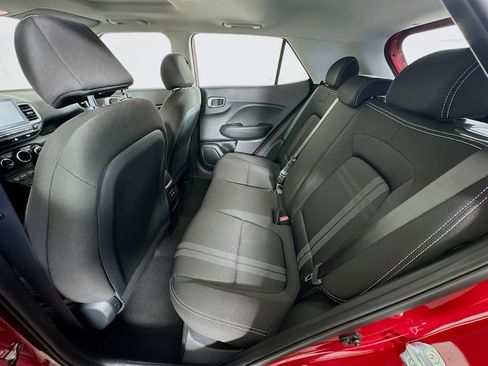 Used 2025 Hyundai Venue SEL FWD image 27