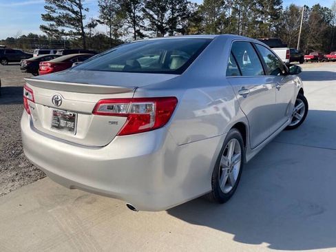 Used 2014 Toyota Camry SE w/ Fleet Convenience Package FWD image 12