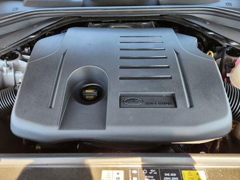 Certified 2025 Land Rover Range Rover Sport Dynamic SE image 9