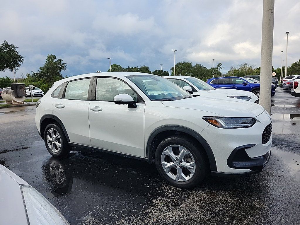 Used 2024 Honda HR-V LX image 3