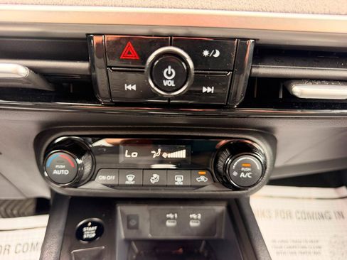Used 2026 Nissan Kicks SV FWD image 21