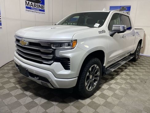 Used 2023 Chevrolet Silverado 1500 High Country w/ High Country Premium Package AWD/4WD image 11