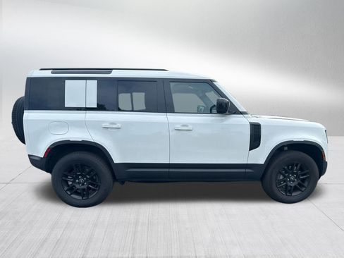 Used 2025 Land Rover Defender 110 S AWD/4WD image 5