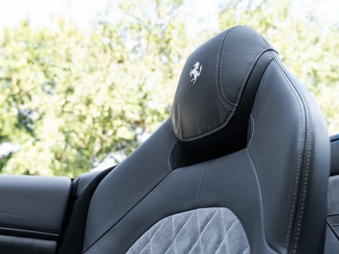 Used 2015 Ferrari California T image 19