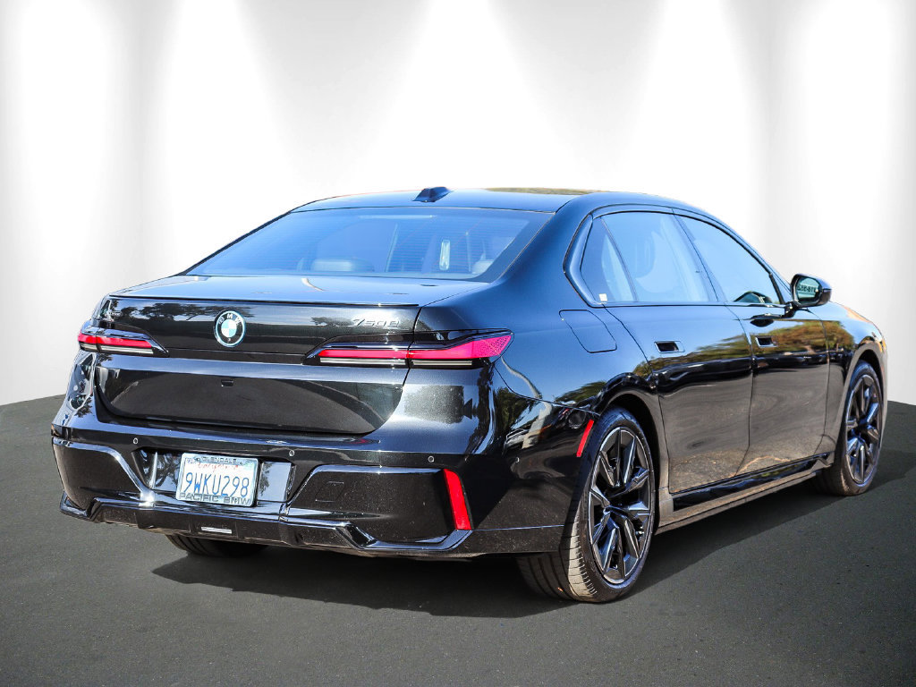 Used 2026 BMW 750e xDrive w/ Premium Package AWD/4WD image 6