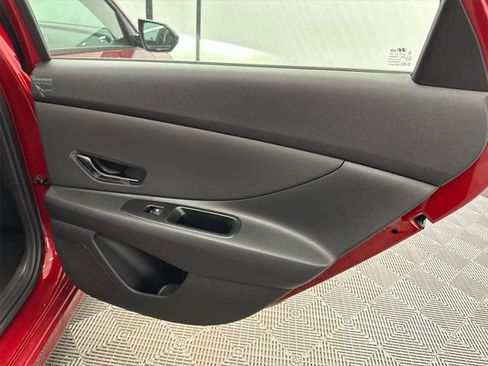 New 2025 Hyundai Elantra SEL image 16