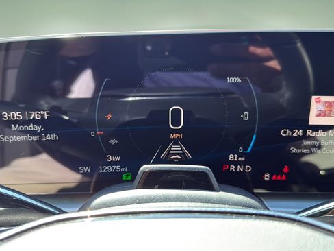 Certified 2024 Cadillac Lyriq Sport AWD/4WD image 32