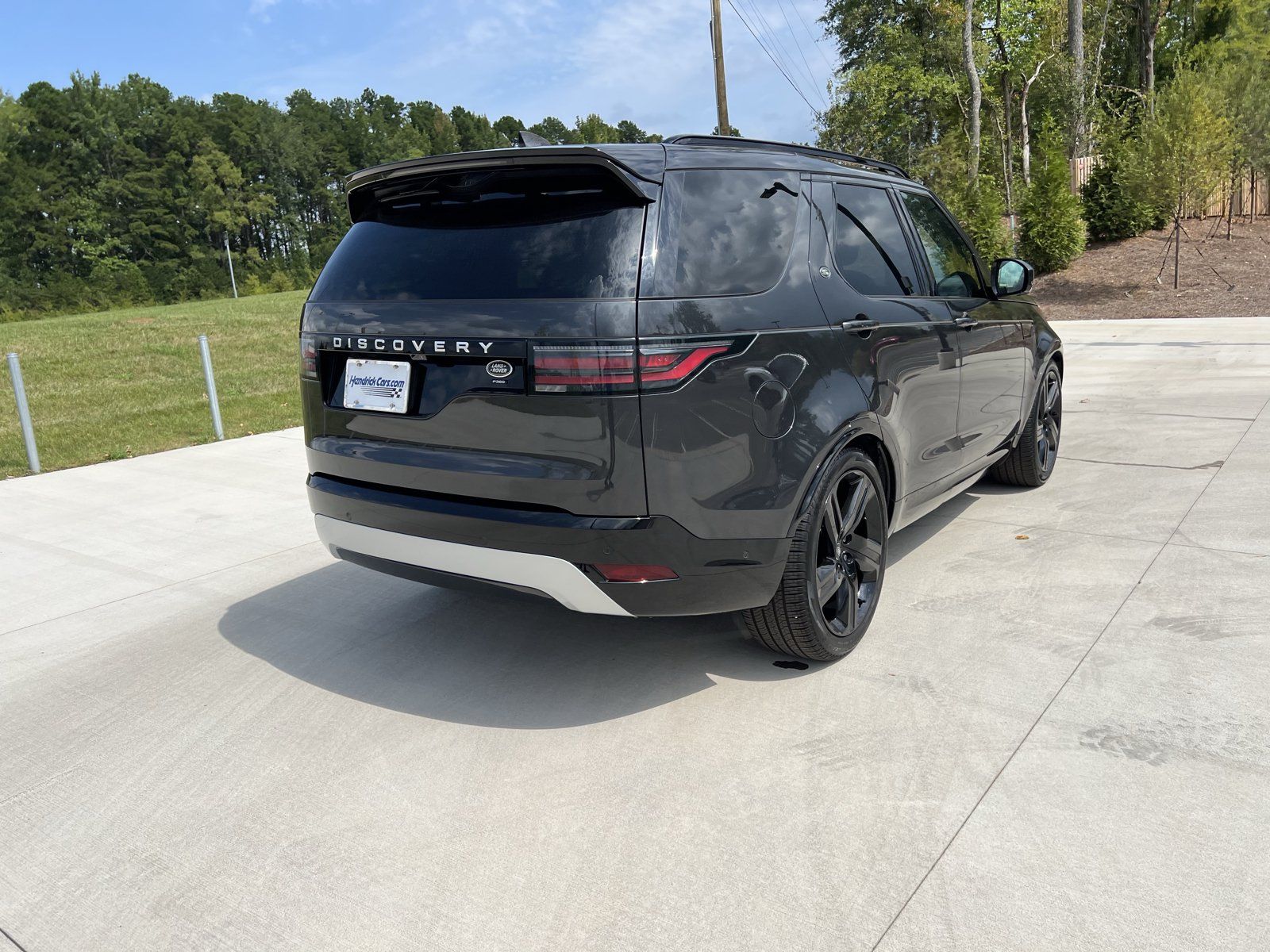 Used 2023 Land Rover Discovery Metropolitan Edition AWD/4WD image 8