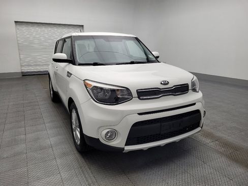 Used 2018 Kia Soul + image 14