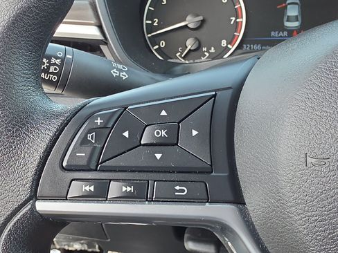 Used 2024 Nissan Altima 2.5 SV FWD image 19