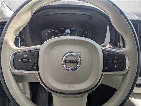 Used 2021 Volvo XC60 T5 Momentum w/ Premium Package FWD image 14