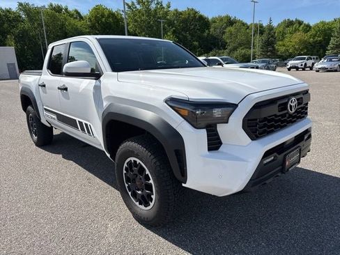 Certified 2024 Toyota Tacoma TRD Off-Road w/ TRD Off Road Upgrade Package AWD/4WD image 3