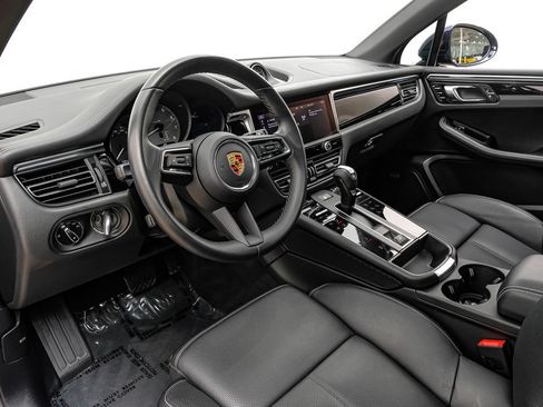 Used 2022 Porsche Macan S AWD/4WD image 3