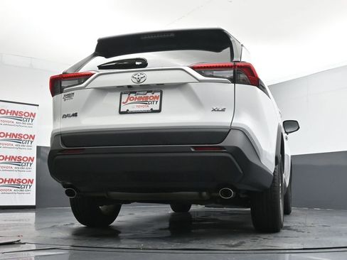 Used 2023 Toyota RAV4 XLE FWD image 39
