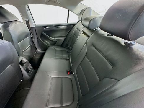 Used 2016 Volkswagen Jetta SEL FWD image 25