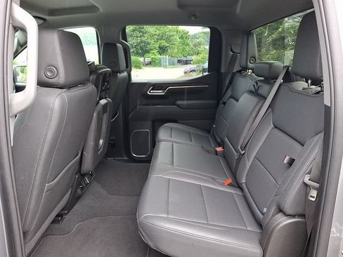 Used 2025 GMC Sierra 1500 SLT AWD/4WD image 10